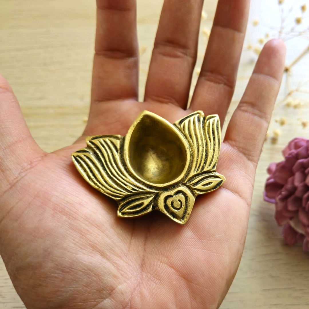 Antique Brass Lotus Diya – Traditional Indian Oil Lamp