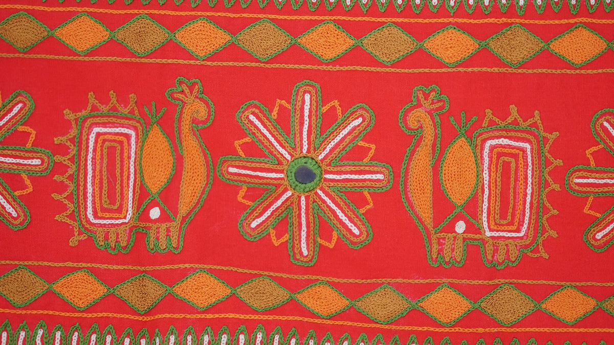 Red embroidered leaf-panel toran product detail