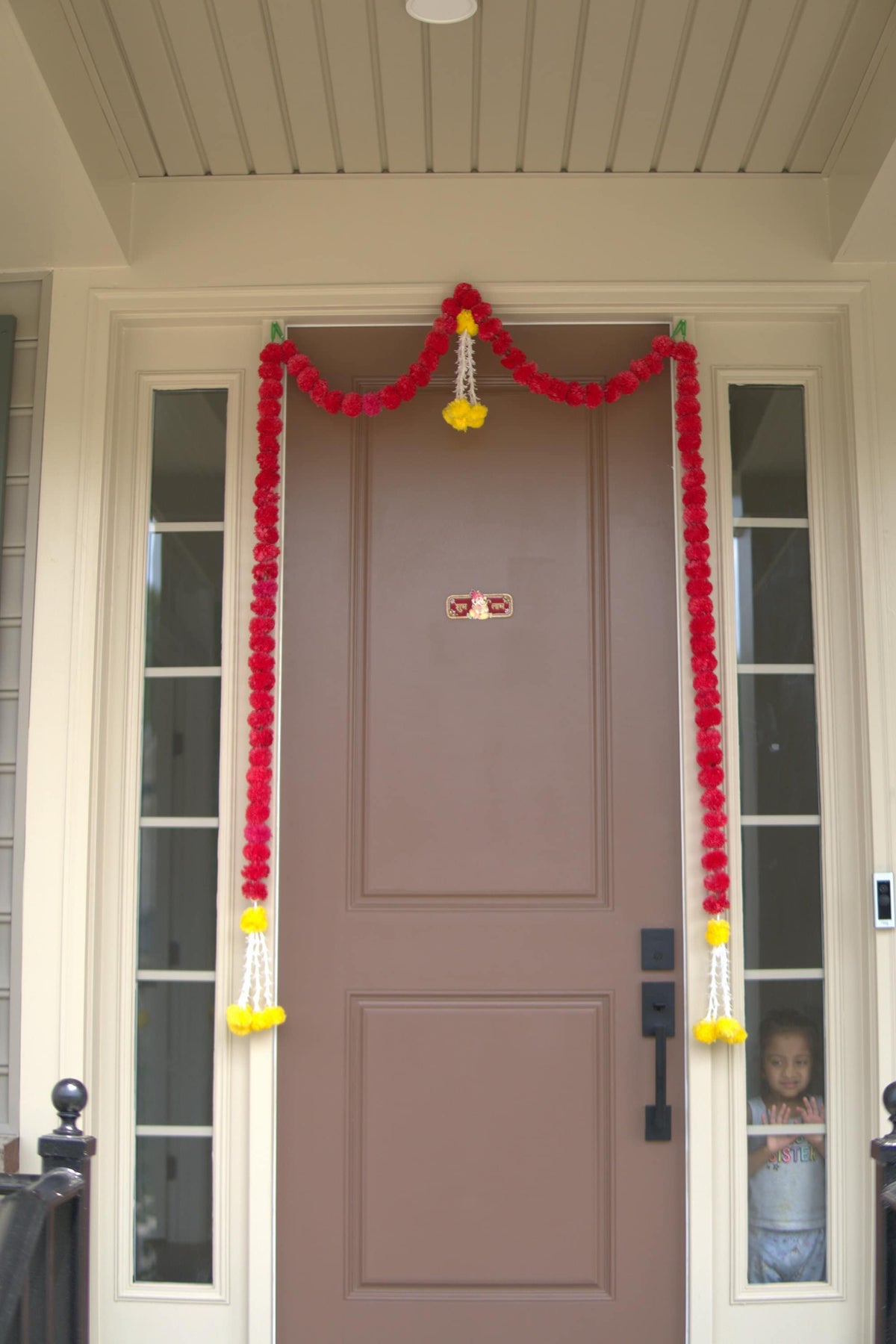 Red Marigold Door Garland with 2 Side Hangings - detail 2
